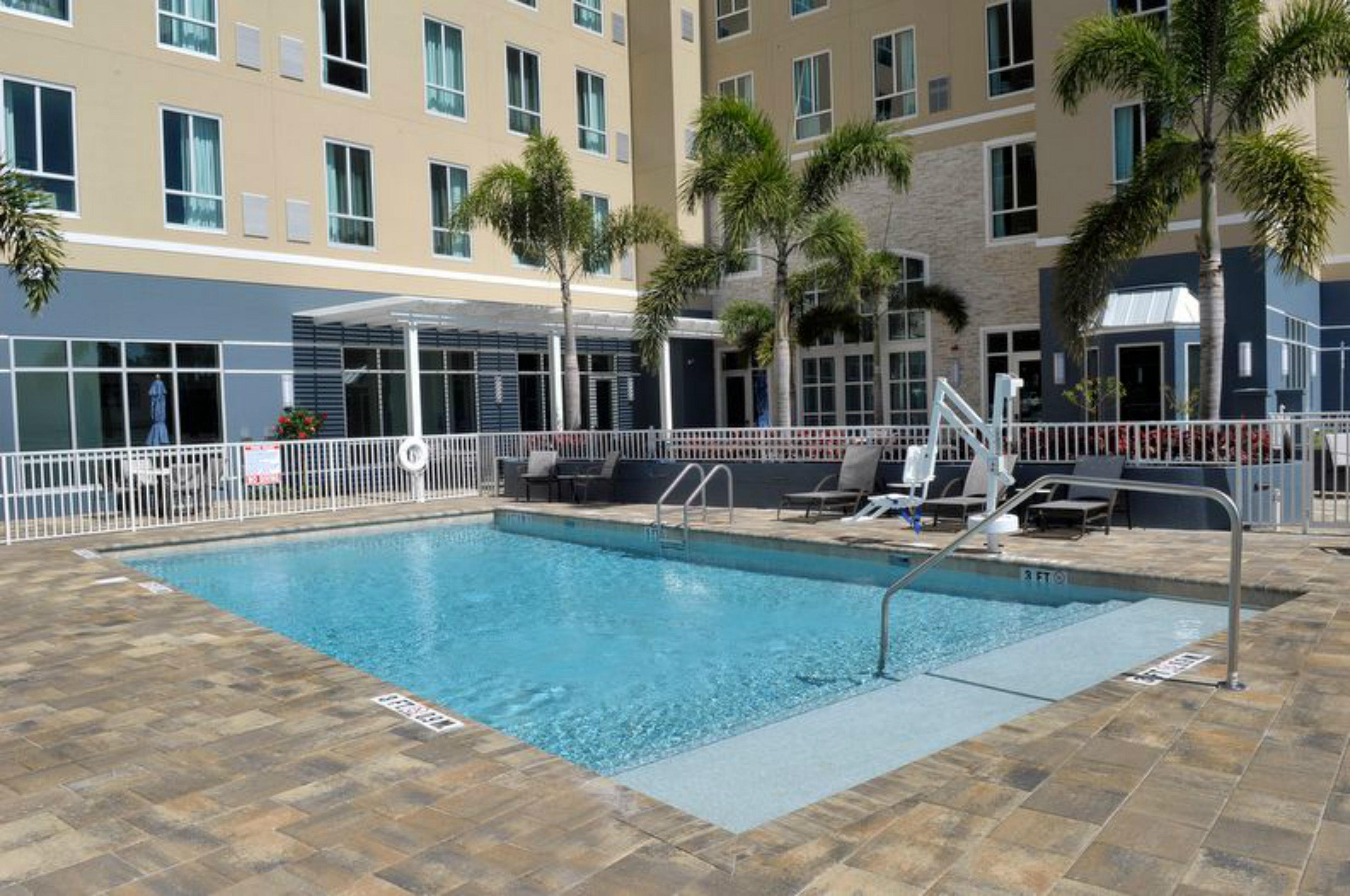 Staybridge Suites St. Petersburg Fl By Ihg Εξωτερικό φωτογραφία