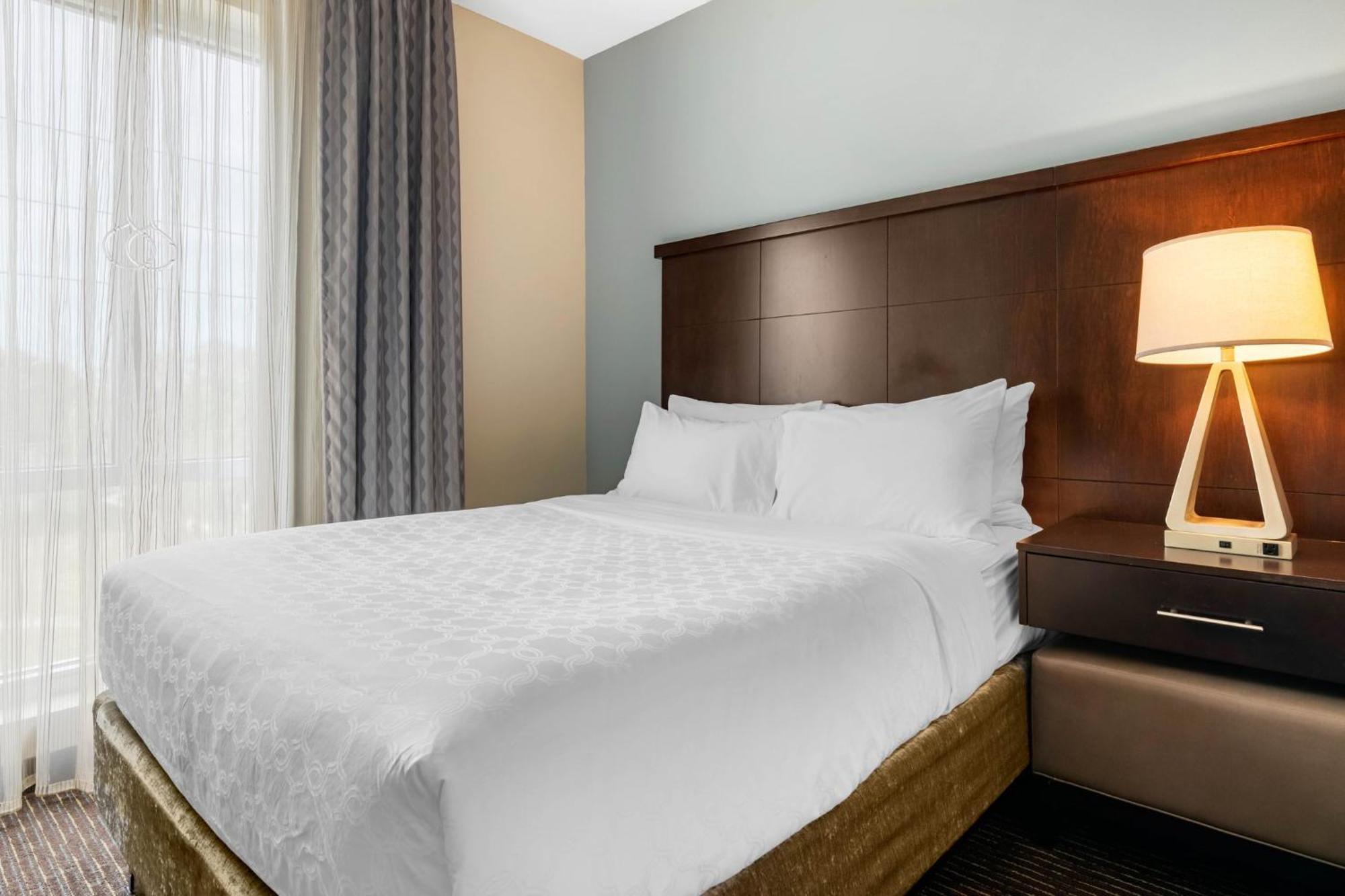Staybridge Suites St. Petersburg Fl By Ihg Εξωτερικό φωτογραφία